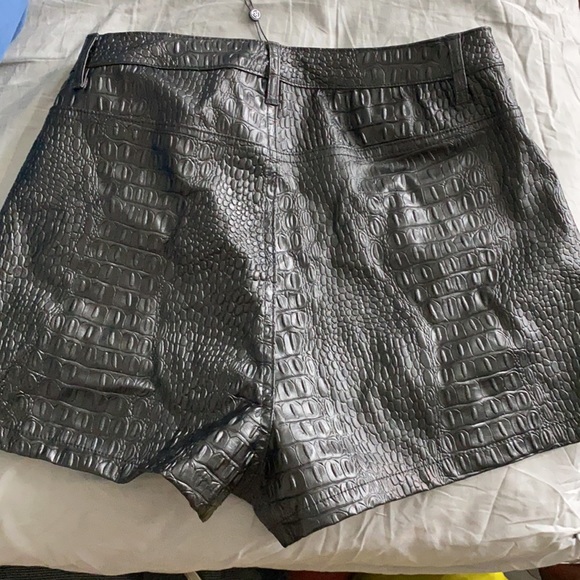 Black mock croc faux leather shorts - Picture 7 of 7